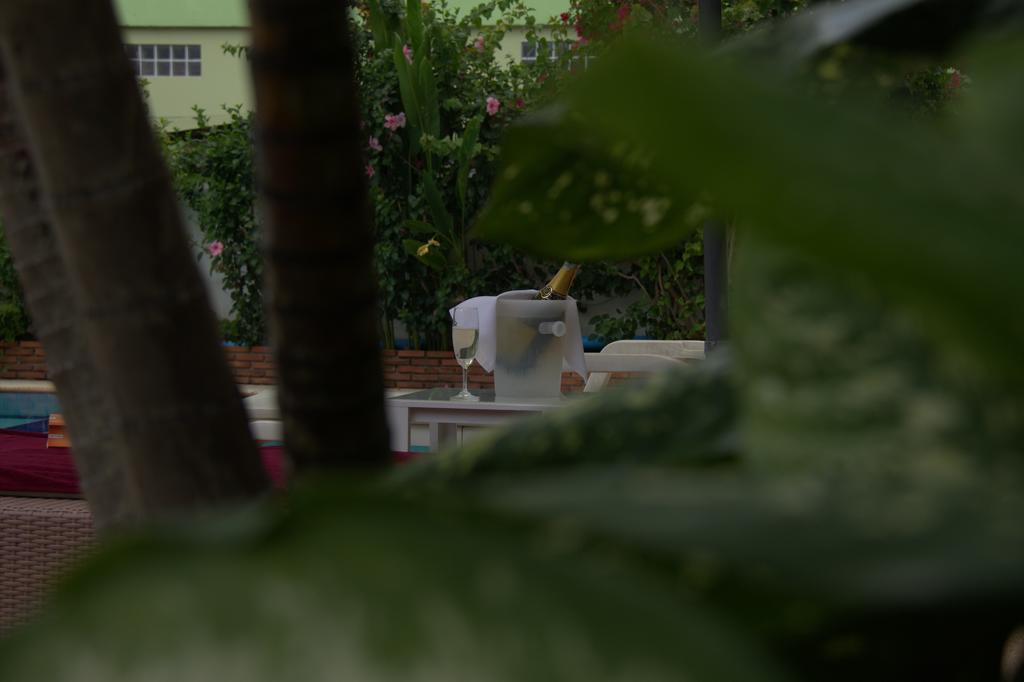 Surin Sweet Hotel Extérieur photo
