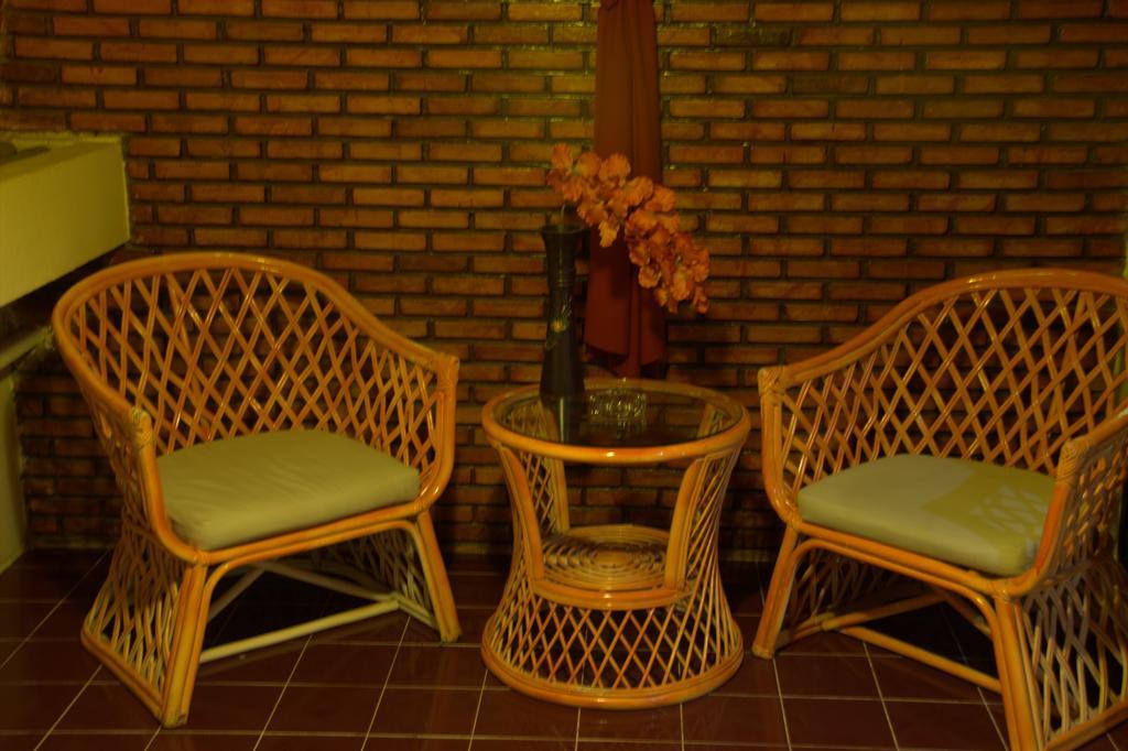 Surin Sweet Hotel Extérieur photo