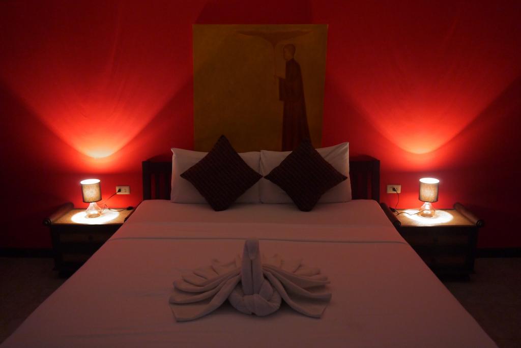 Surin Sweet Hotel Extérieur photo